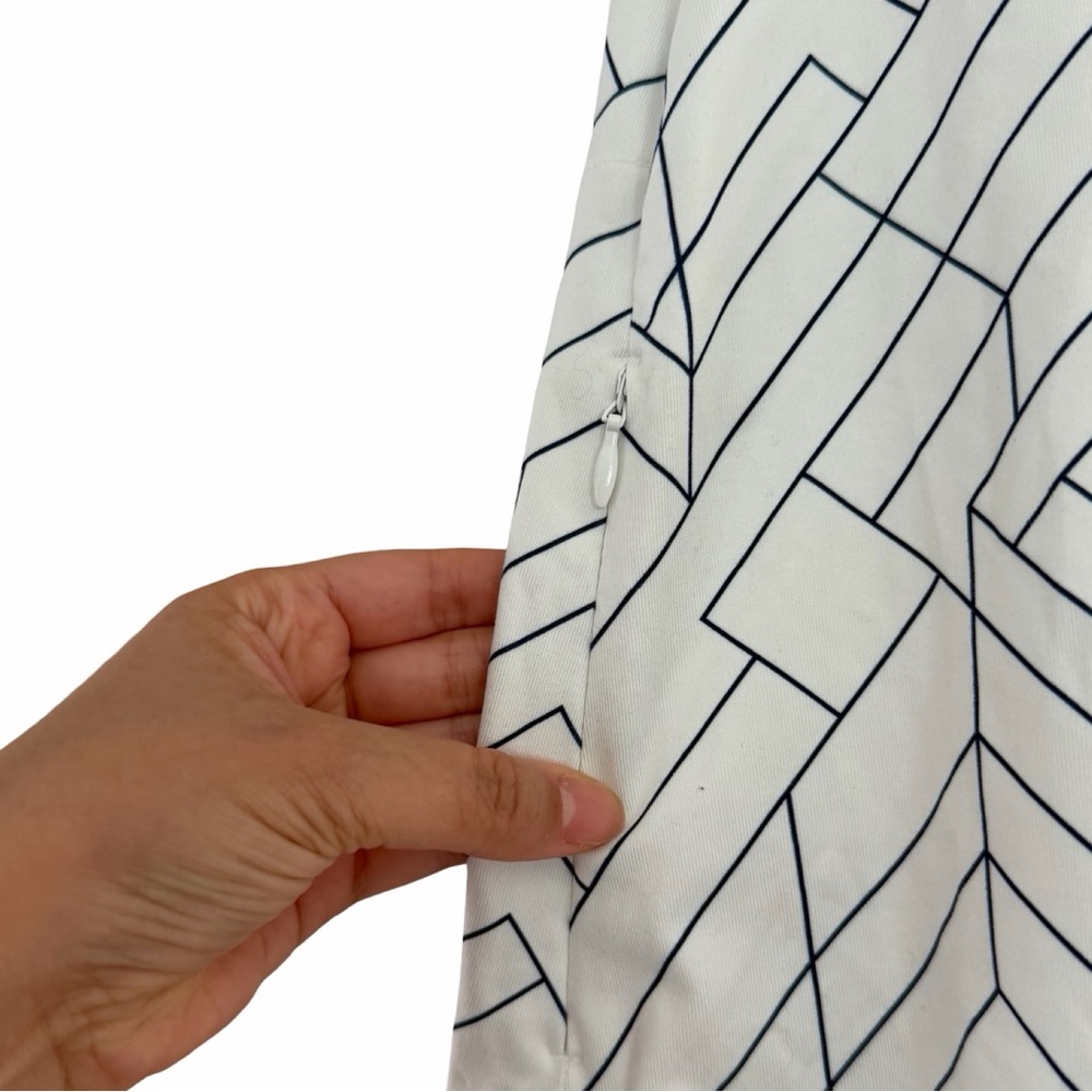 ATHLETA White Geometric Tennis Golf Mini Skort Sz M - Picture 5 of 7